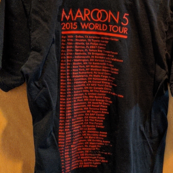 Maroon 5 concert t-shirt (2015) - Picture 5 of 7